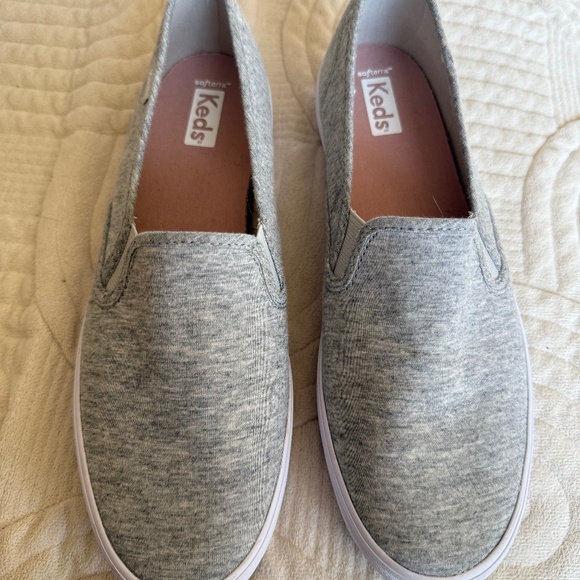 Keds Slip-On Sneakers | Size 9 | Like New - Picture 2 of 9